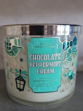 Bath & Body Works Chocolate Peppermint Cream Large 3-Wick 14.5 oz Scented Candle